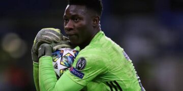 André Onana, compañero de Edson Álvarez, vetado por un año del fútbol por doping