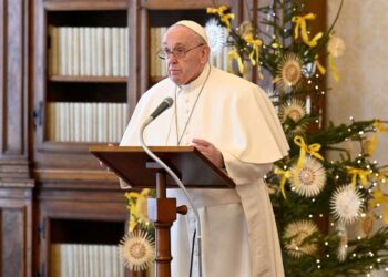 El papa Francisco recibe segunda dosis de vacuna covid