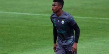 Félix Torres agrede a recogebalones