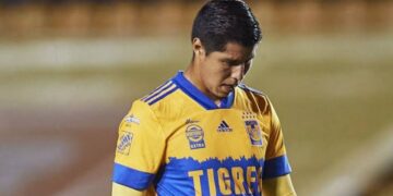 Hugo Ayala baja de Tigres ante San Luis; será operado de rodilla izquierda