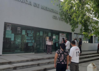 Maestros jubilados recibirán apoyo del ISSSTE para vacunación