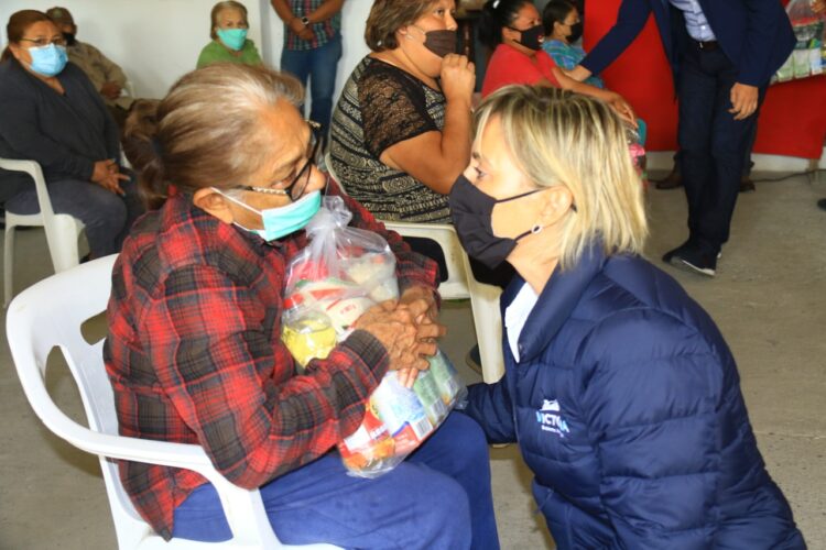 Atiende Pilar necesidades de vecinos del oriente de la ciudad