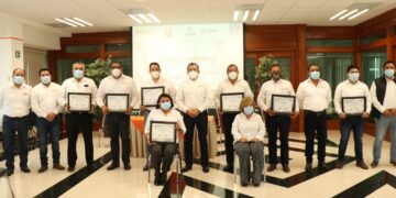 Concluyen maestros “Diplomado de formación en educación medida con tecnología”