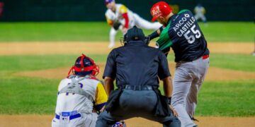 México debuta con aplastante victoria sobre Colombia en la Serie del Caribe