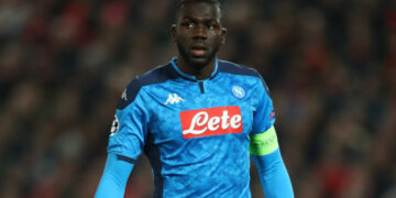 Kalidou Koulibaly, compañero del Chucky Lozano en el Napoli, da positivo a Covid-19