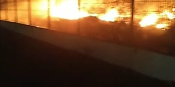 Incendio en el eje vial