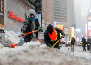 Otra tormenta invernal causa estragos en noreste de EU