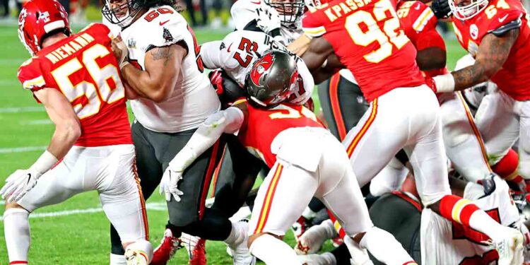 Brady y los Bucaneros de Tampa Bay  dominan el Super Bowl LV