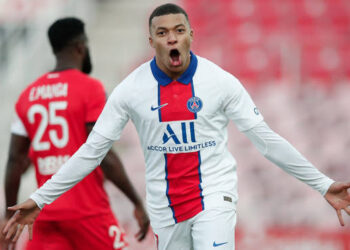 El PSG golea a domicilio al Dijon con doblete de Mbappé