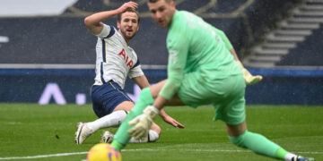 Harry Kane regresa con gol y el Tottenham corta su mala racha