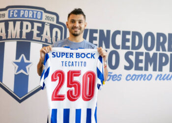 Tecatito Corona y sus 250 partidos con el Porto