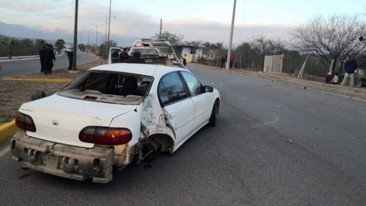 Se estrella contra luminaria