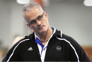 Se suicida John Geddert, exentrenador olímpico, tras ser acusado por 24 delitos