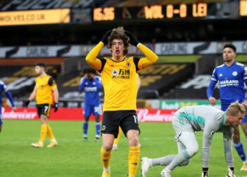 Los Wolves de Raúl Jiménez no pasan del empate ante el Leicester