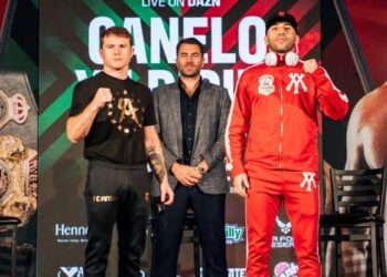 Canelo Álvarez y Avni Yildirim superan la báscula sin problemas