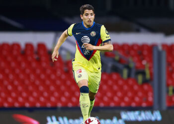 Santiago Cáseres llega cedido a Vélez