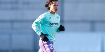 Diego Lainez supera el coronavirus