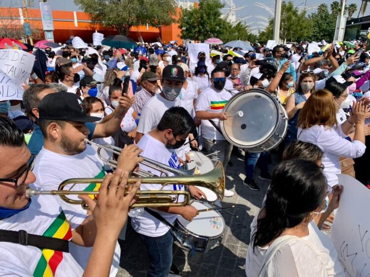 De Rojo a Verde o de Azul a Guindo