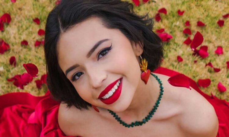 Ángela Aguilar lanza su propia versión de ‘Bésame mucho’