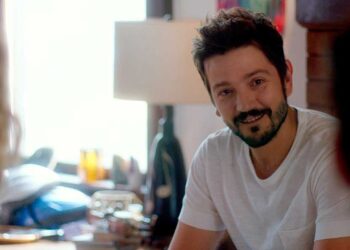 Pide Diego Luna a AMLO romper ‘pacto’