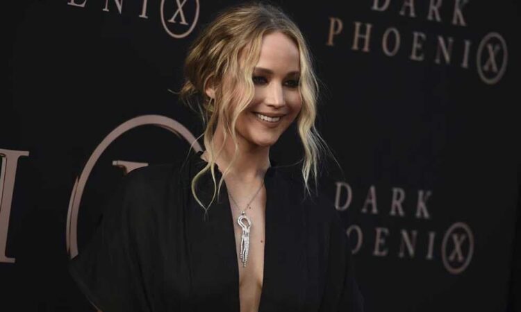 Se reincorpora Lawrence al set de grabación