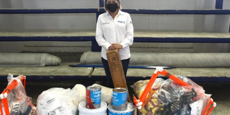 Recibe zona sur material deportivo del INDE