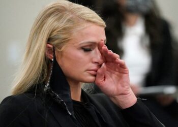 Paris Hilton revive abuso para proteger a niños