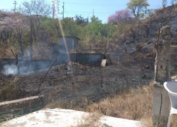 Comerciante sufre crisis nerviosa tras enterarse que se incendió su casa