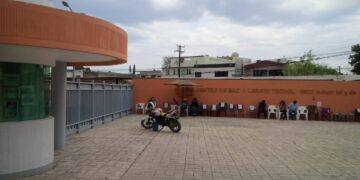 Ya hacen fila en centros de vacunación