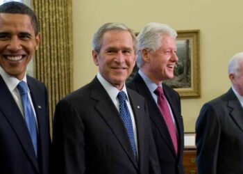 Obama, Bush, Clinton y Carter exhortan a vacunarse contra el Covid