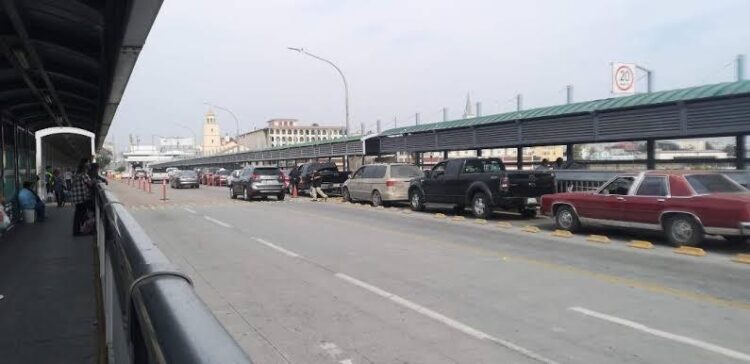 Siguen restricciones  en puentes internacionales México-EU: CBP