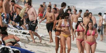 Piden cuidarse del Covid en Semana Santa por riesgo de rebrote