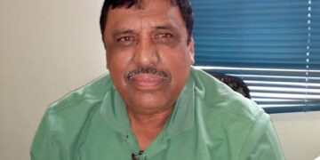 Piden maestros jubilados intervención en asunto de su salario