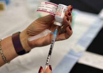 Moderna inicia pruebas de nueva vacuna covid como posible refuerzo