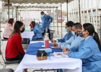 Dan servicios médicos gratuitos a  colonia Lomas del Río y alrededores