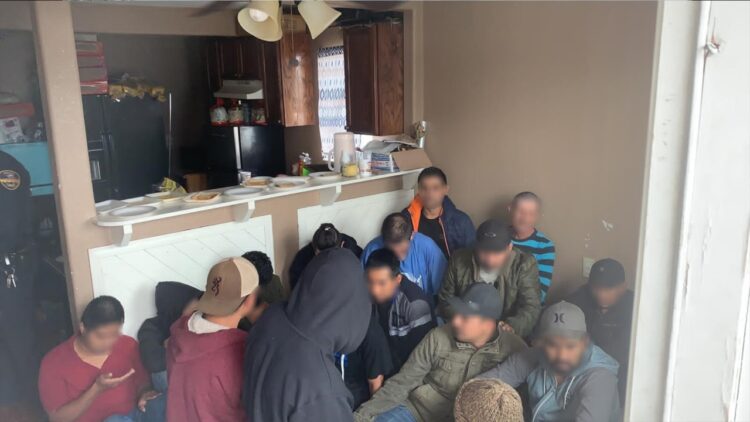 Arrestan a 36 indocumentados en casa de seguridad en Laredo