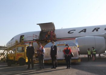 Llegan 667 mil 875 dosis más de Pfizer a México