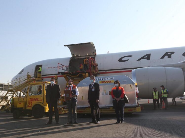 Llegan 667 mil 875 dosis más de Pfizer a México