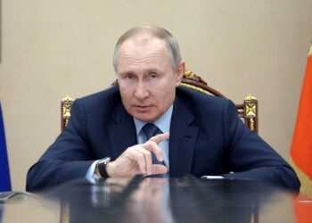 Biden llama ‘asesino’ a Putin; promete represalias