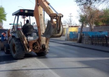 Reparan avenidas Álvaro Obregón y Jesús Carranza en Nuevo Laredo