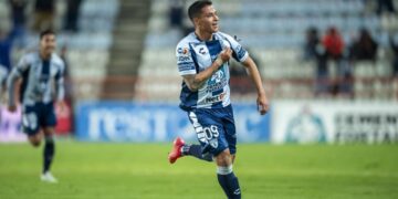 Pachuca vence a Tigres con golazo ‘kilométrico’