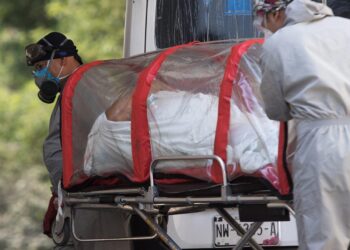 México rebasa las 196 mil muertes por covid-19