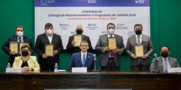 Recibe la UAT reconocimientos de acreditación a los programas educativos