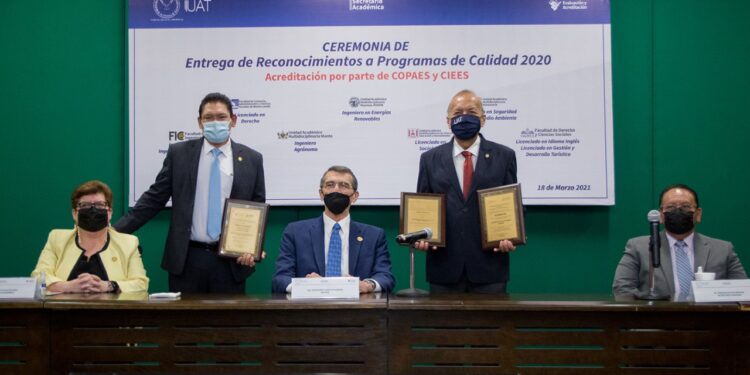 Recibe la UAT reconocimientos de acreditación a los programas educativos