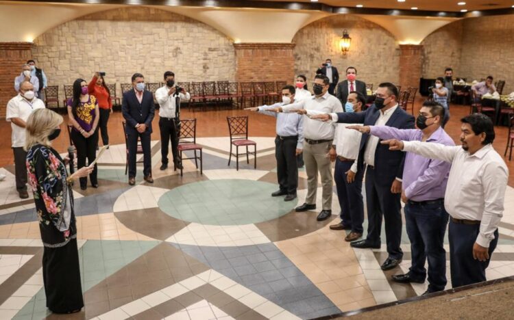 Rinde protesta Asociación  de Artesanos Mexicanos