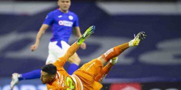 Cruz Azul gana 3-2 al Atlas de Guadalajara en el Azteca