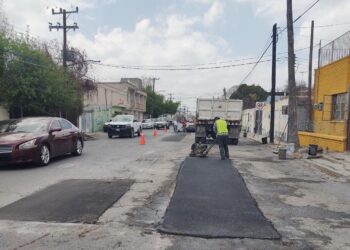 Reparan la carpeta asfáltica  en avenida 15 de Septiembre