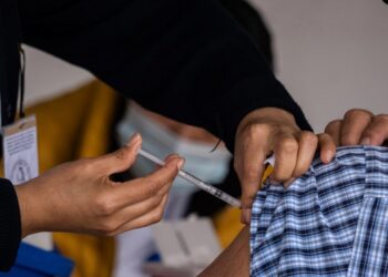 México contaría con su propia vacuna anticovid este año