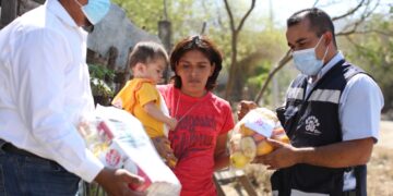 Entrega DIF dotaciones alimentarias del programa los primeros mil días de vida.