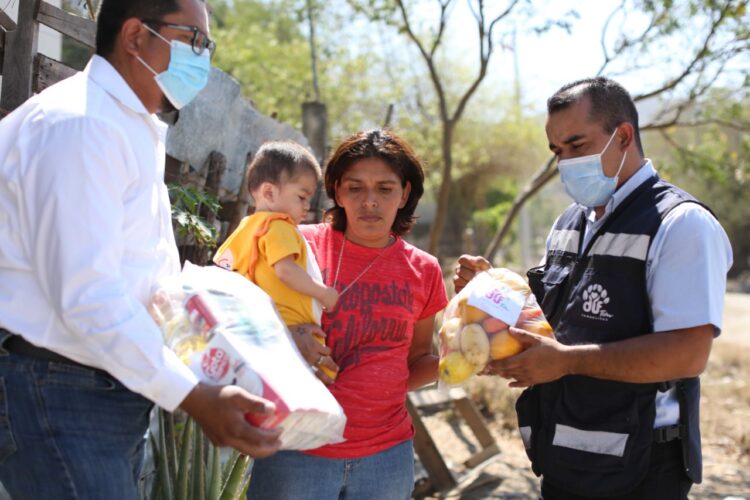 Entrega DIF dotaciones alimentarias del programa los primeros mil días de vida.